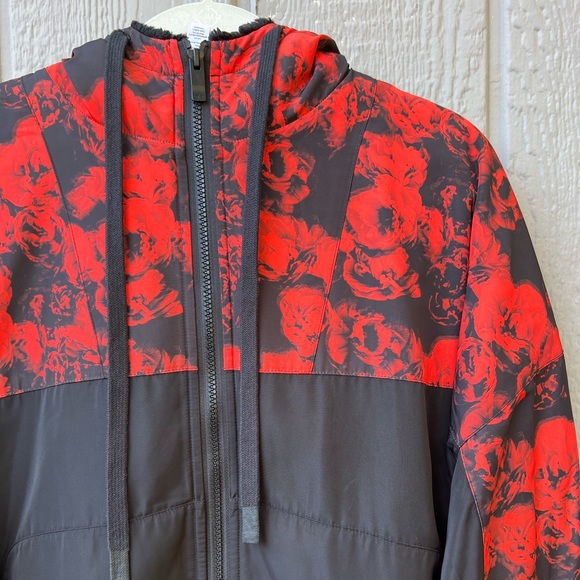 ALO Yoga duality reversible fleece lined zip puffer jacket color block red black - Picture 4 of 16